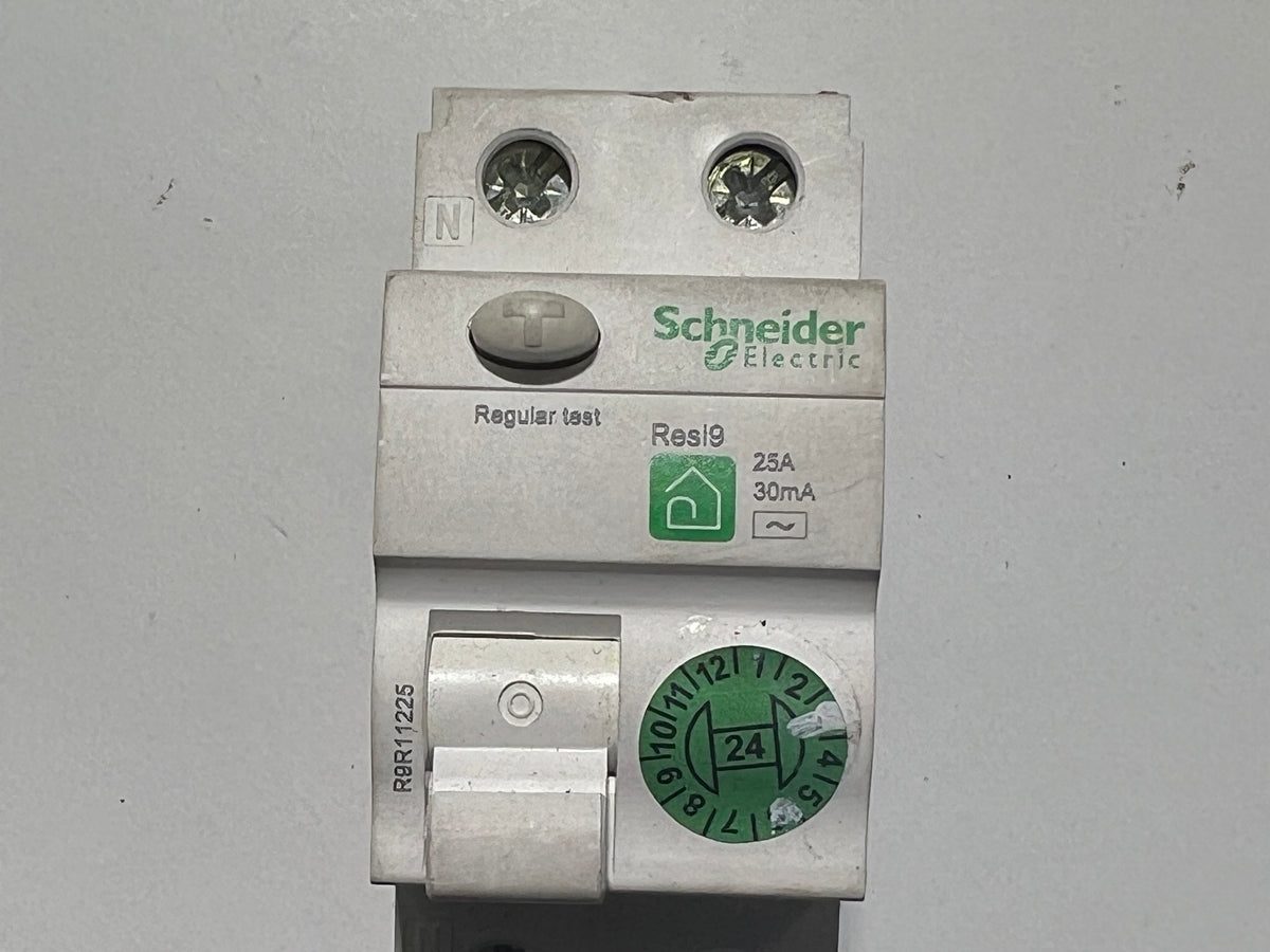 Schneider Resi9 25A 30mA Residual Current Circuit Breaker (RCCB)