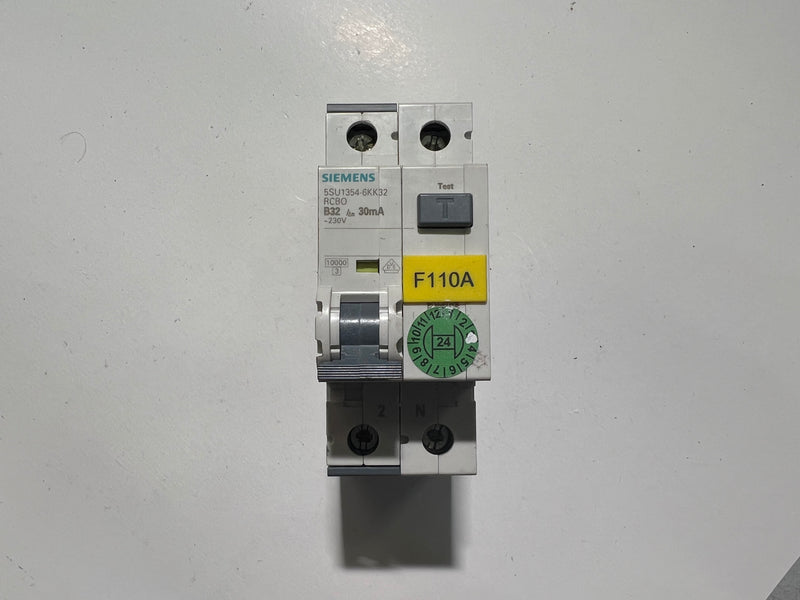 1x Siemens 5SU1354-6KK32 RCBO B32 30mA 230V 6kA Circuit Breaker