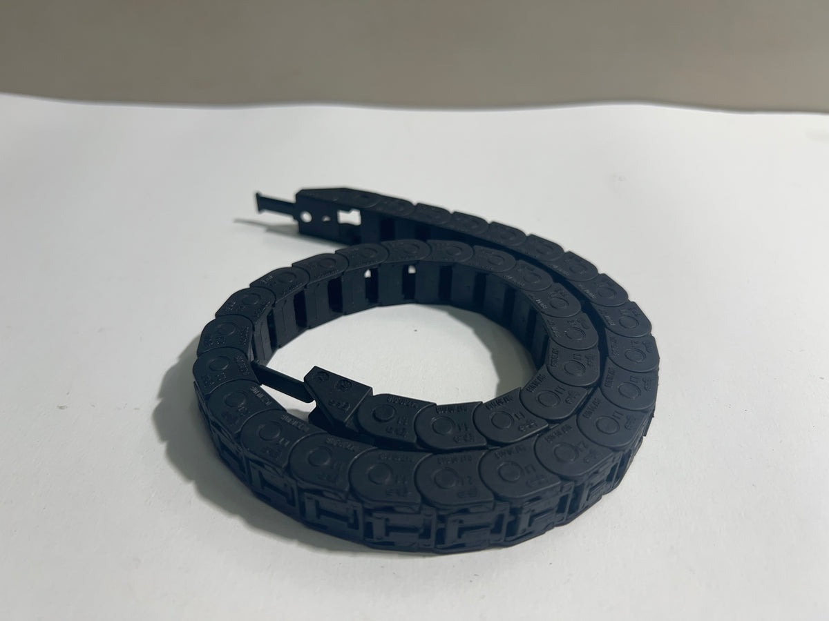 Igus 047.10.018 Energy Chain Cable Carrier – Lot of 35pcs