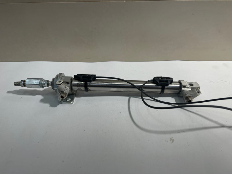 Aventics Pneumatic Cylinder 0822333507 10Bar with Sensor & 0.5m Cable