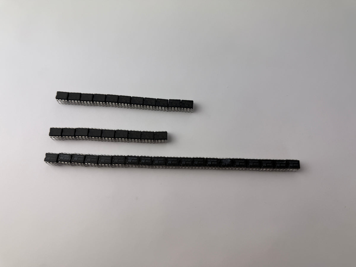 STMicroelectronics Intelligent Power Switch IC Lot 39pcs – 11x R602 1897RDP, 9x R604 1897RDP, 19x TDE1897ADP