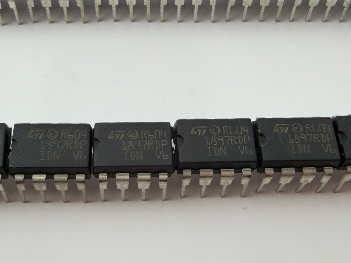 STMicroelectronics Intelligent Power Switch IC Lot 39pcs – 11x R602 1897RDP, 9x R604 1897RDP, 19x TDE1897ADP