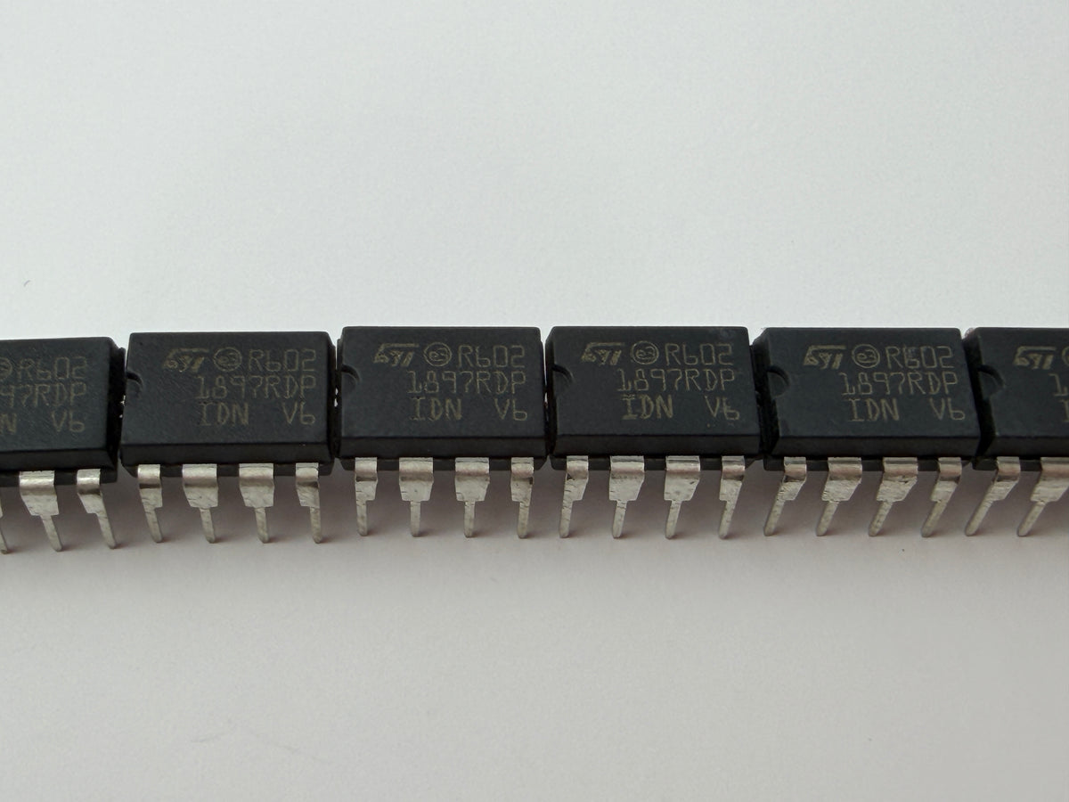 STMicroelectronics Intelligent Power Switch IC Lot 39pcs – 11x R602 1897RDP, 9x R604 1897RDP, 19x TDE1897ADP