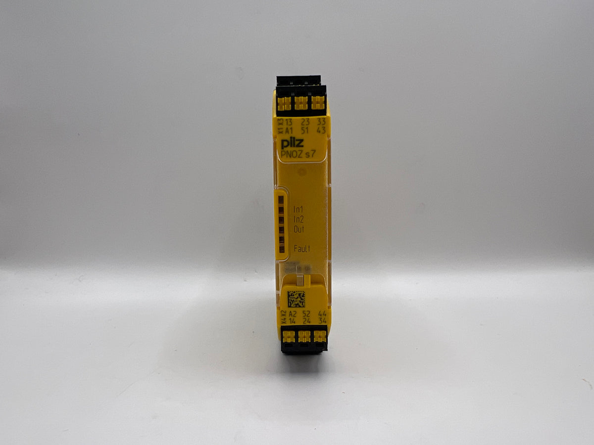 1x Pilz PNOZ s7 C 24VDC 4n/o 1n/c Ident.No. 772142 Safety Relay