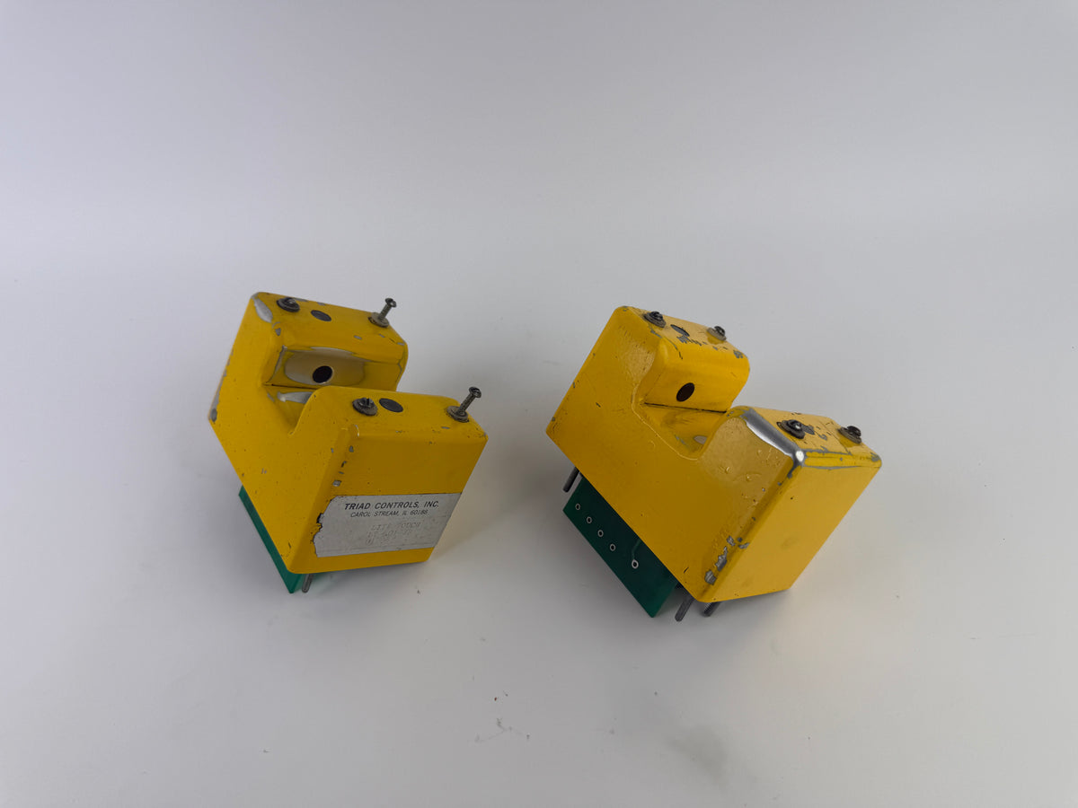 Lot of 2 Triad Controls LT-101-2P-1 Lite Touch Industrial Switch Untested