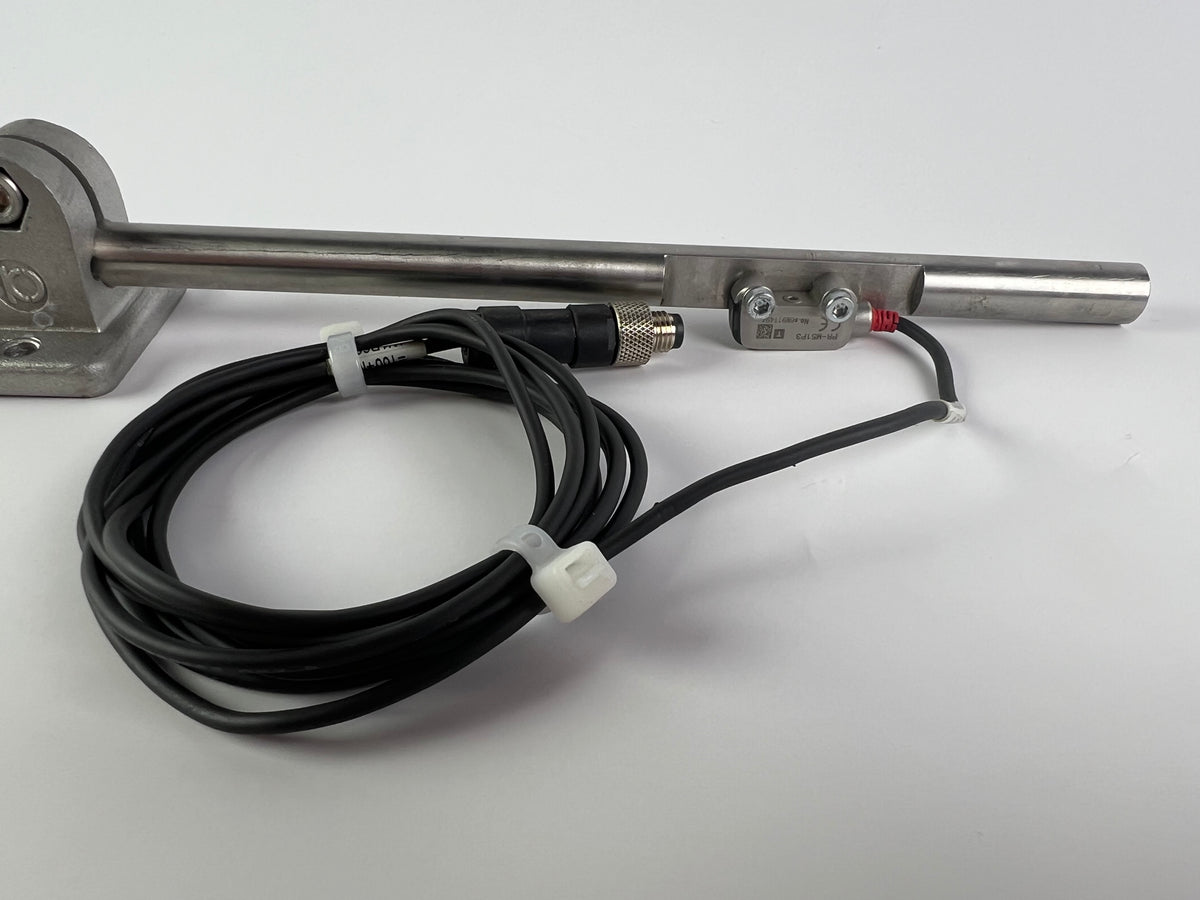 1x Keyence PR-M51P3 Photoelectric Sensor + 200cm Cable + Metal Mounting Stand