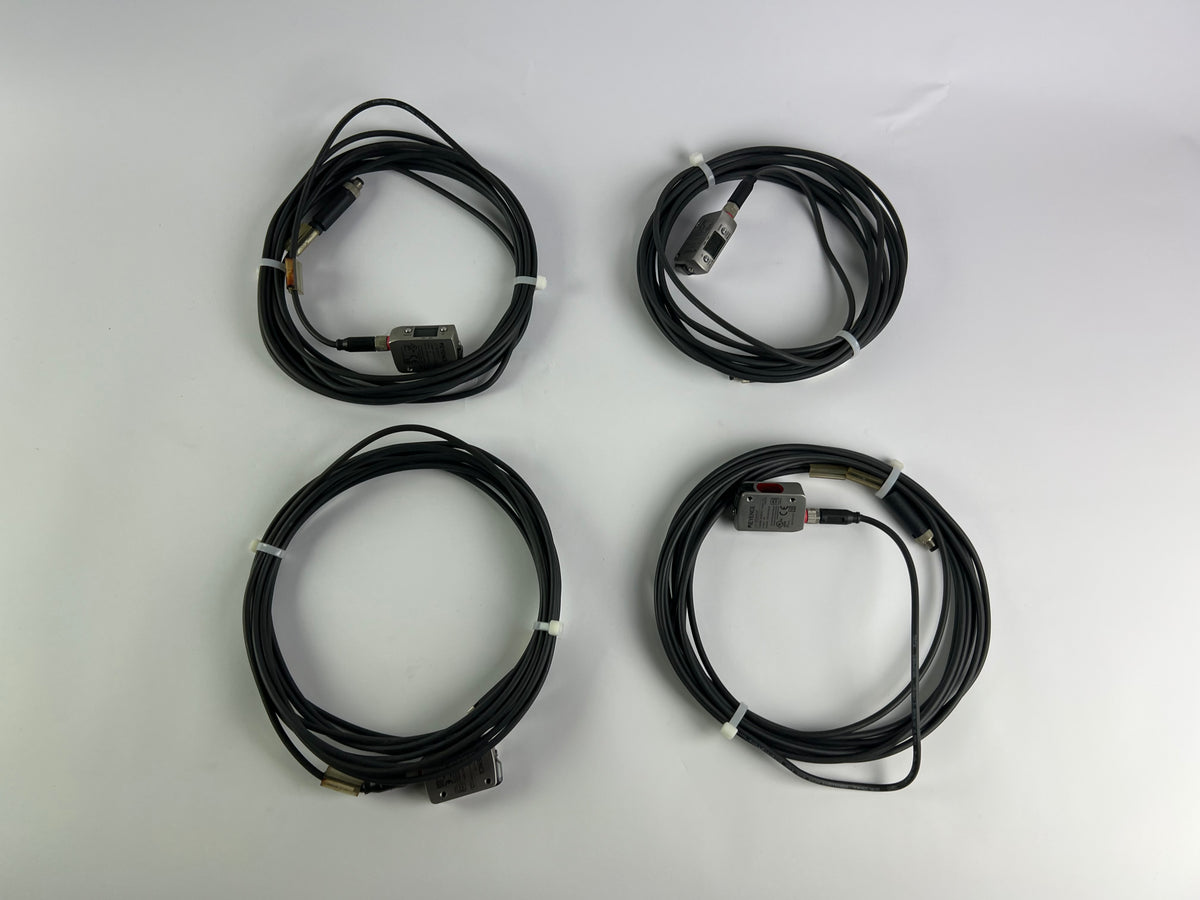 1x Keyence LR-ZB250C3P Laser Sensor + 500cm Cable