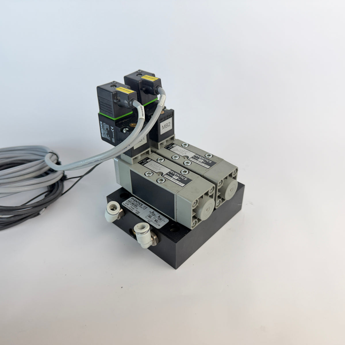 AVENTICS Dual 5/2 Directional Valve R422 002 577 w/ Island R422 003 624 Sensors Coils