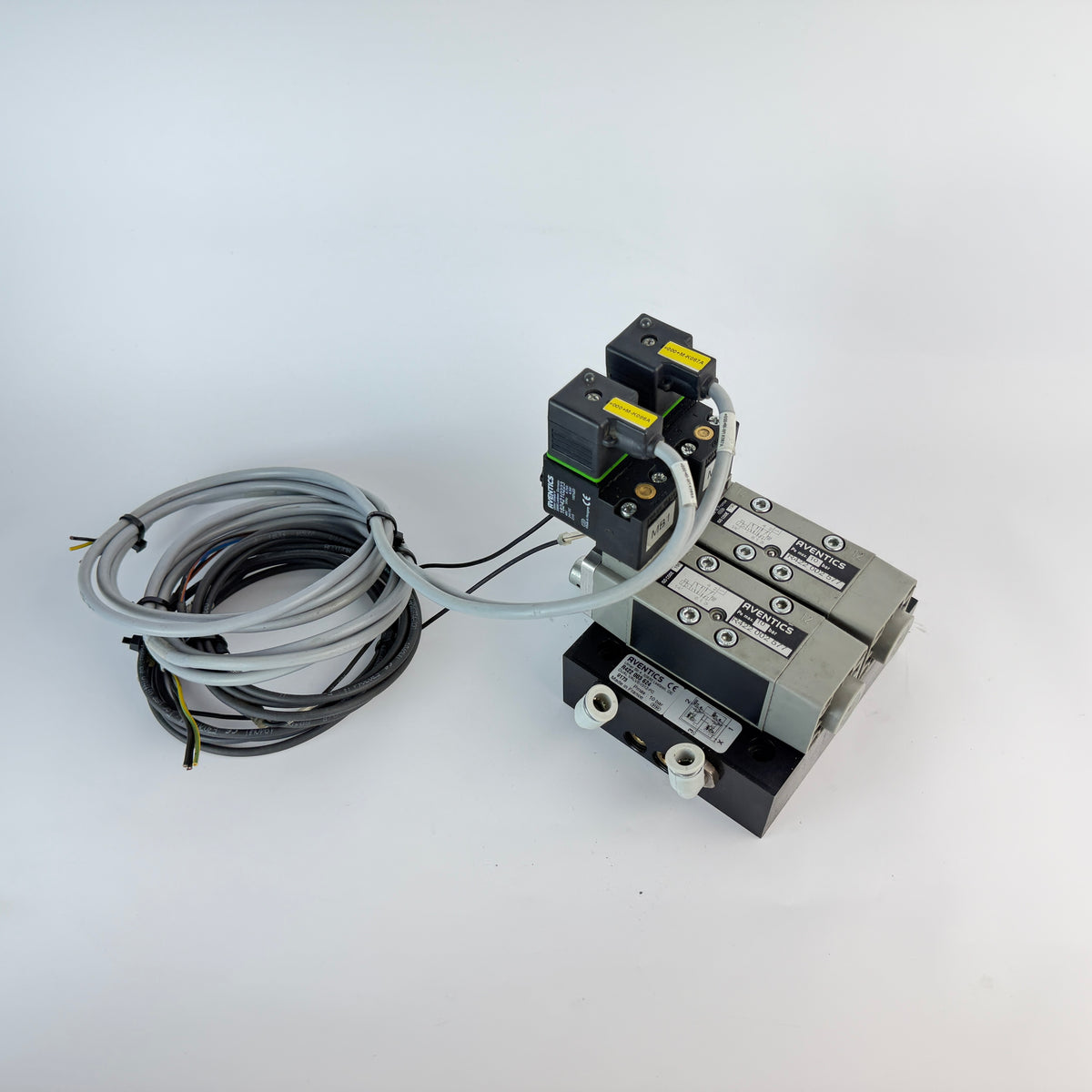 AVENTICS Dual 5/2 Directional Valve R422 002 577 w/ Island R422 003 624 Sensors Coils
