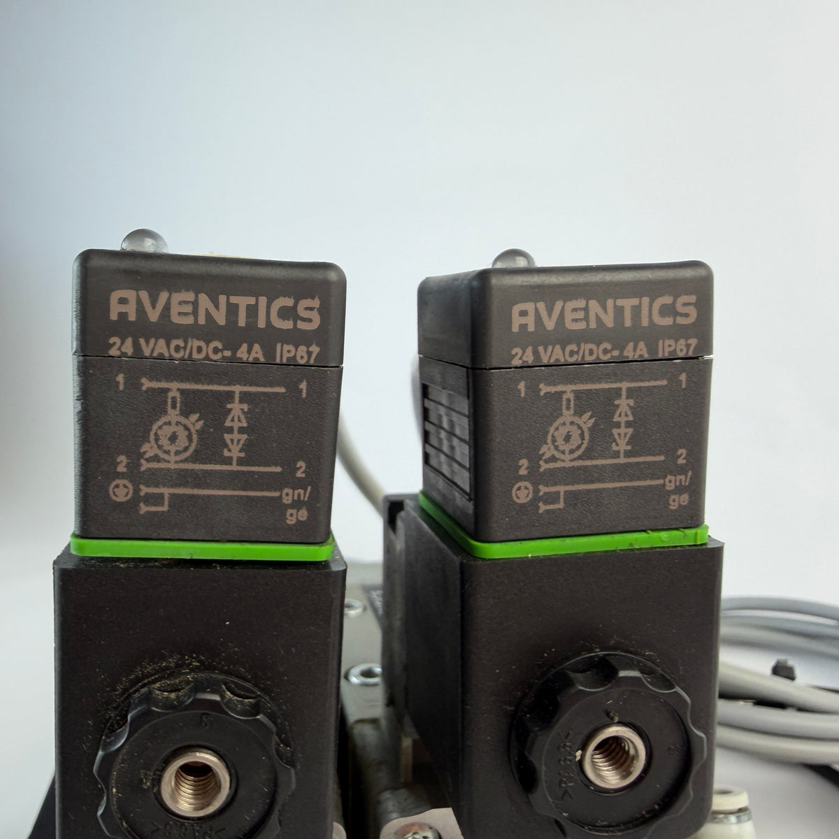 AVENTICS Dual 5/2 Directional Valve R422 002 577 w/ Island R422 003 624 Sensors Coils