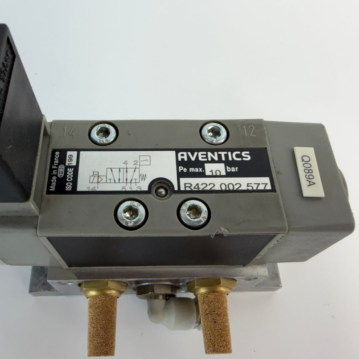 AVENTICS R422 002 577 Pneumatic Valve w/ Coil 1824210223 Sensor 275cm Cable