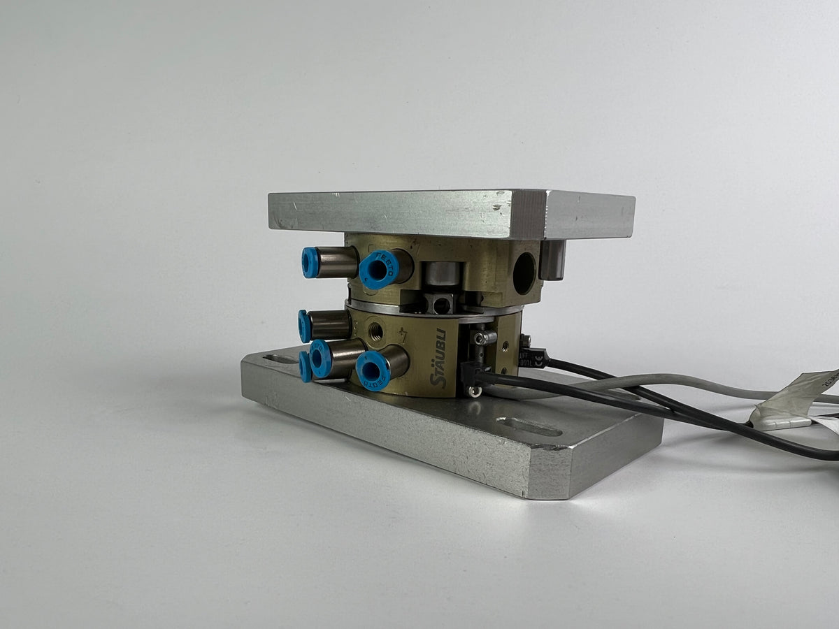 Staubli K85560742/002 B-42 941138 Automatic Robotic Tool + 2x Balluff Sensors BMF001L + 1x Sensor