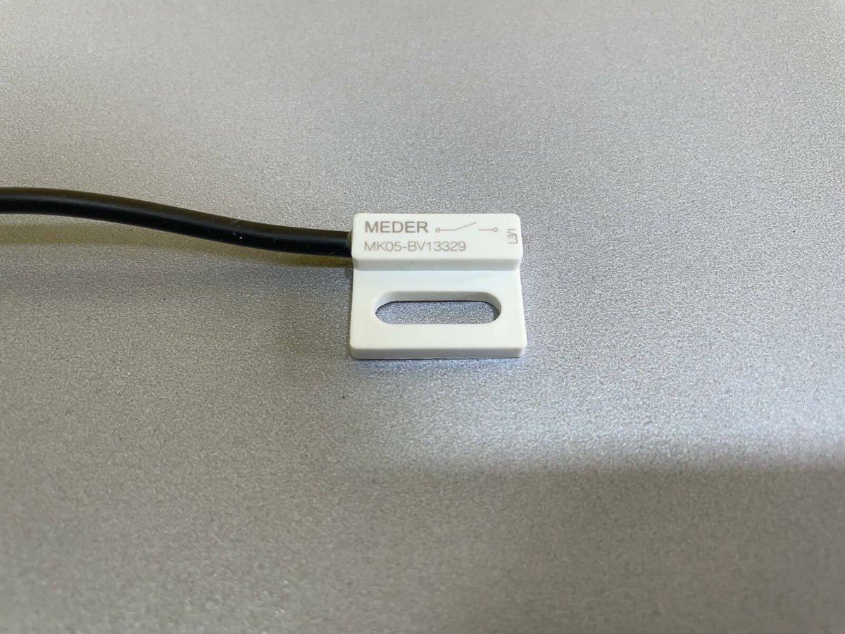 Lot of 9 Meder Proximity Sensors MK05-BV13329